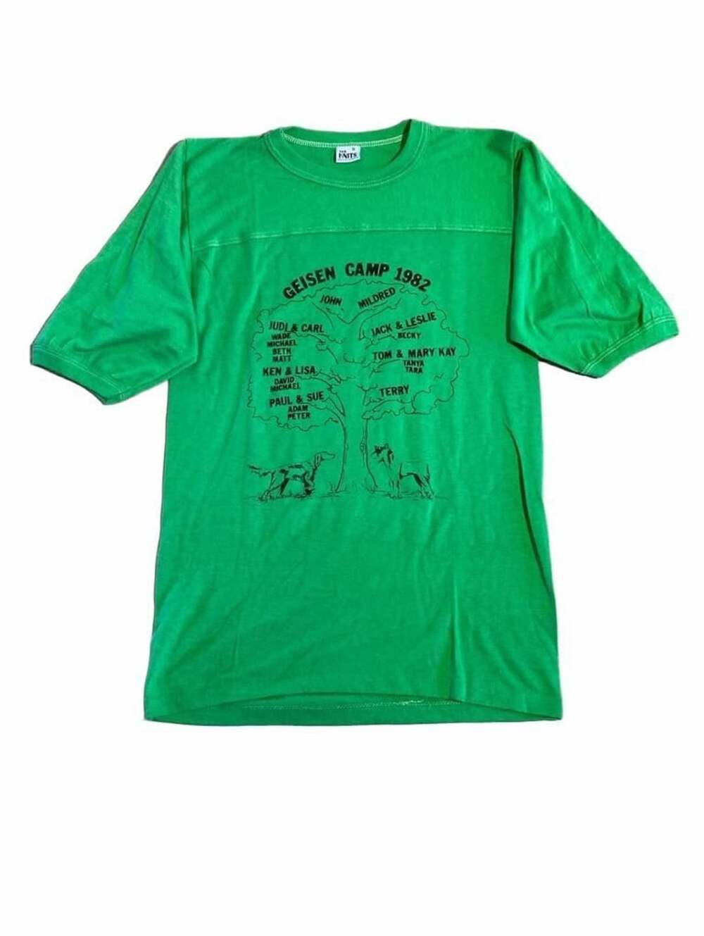 The Knits Geisen Camp 1982 Size S Green Graphic T-Shirt Jersey Number 11